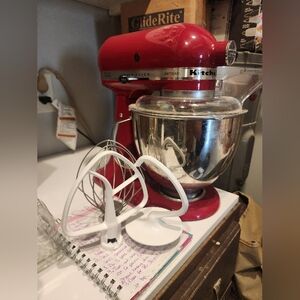 SOLD - KitchenAid Artisan Stand Mixer 5 Quart EUC Empire Red